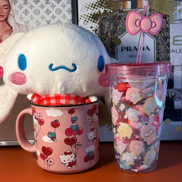 Hello Kitty Bundle - Picture 7 of 7